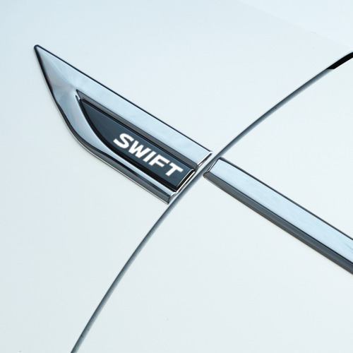 Moldura Lateral Emblema Para Suzuki Swift 2015 2016 2017 Foto 4