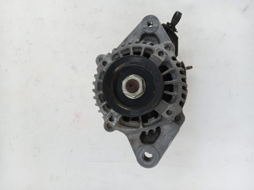 Alternador Toyota Yaris Hatchback 2006 1.5 4cil. Foto 2