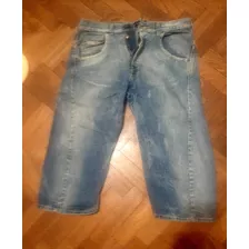 Vendo Bermuda De Jean Estilo Cargo. Con Lavado A La Moda 