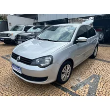 Volkswagen Polo Sedan 1.6 Mi 8v Flex 4p Manual