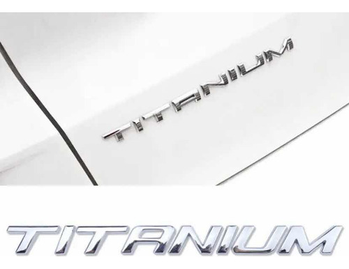 Emblema Titanium Ford Foto 2