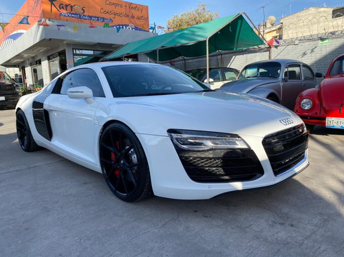 Audi R8 4.2 Coupe V8 T . At 2014
