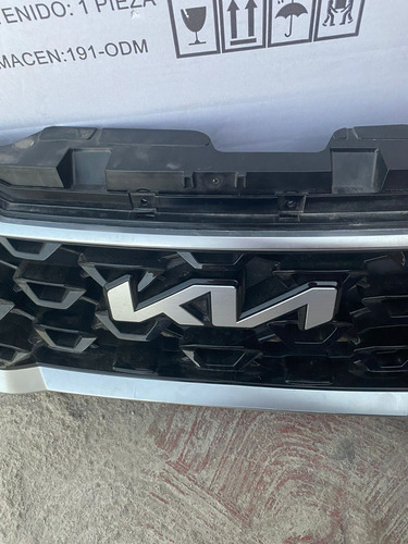 Parrilla Kia Sorento 2022-2023 Original Usado Foto 3