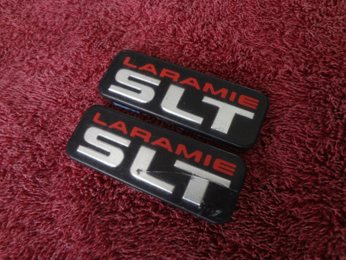 Par De Emblemas Laramie Slt Dodge Ram Originales Foto 2