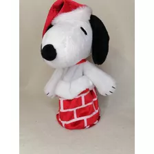 Peluche Original Snoopy En Chimenea Navidad Peanuts 20cm. 