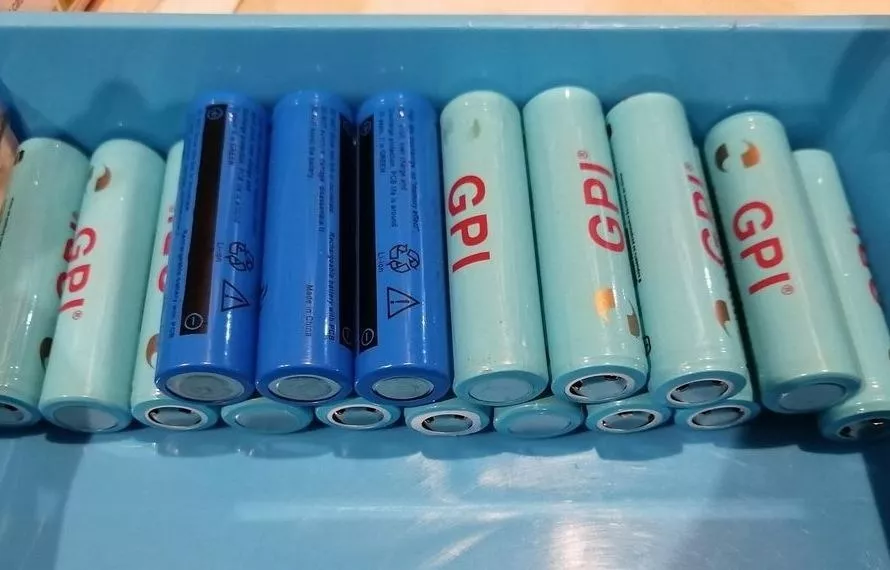 Bateria Foco Recargable 3.7v 2500mah Lithium Unidad