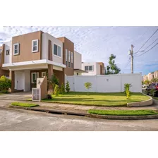 Vendo Casa De Los Sueños, En Ernesto Córdoba, Ph Everest 