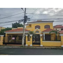 Casa En Venta En San Fco. De Macorís, Salida Santo Domingo