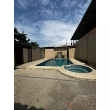 Casa Remodelada Con Garaje Y Piscina, Cercana Al Iess