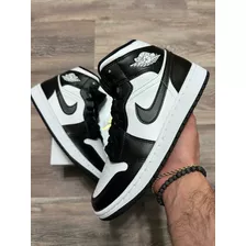 Air Jordan 1 Mid Panda 