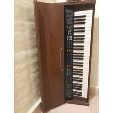 Piano Eléctrico De Color Marrón En Casi Buen Estado