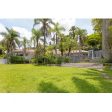 Hermosa Casa Remodelada Con Piscina Y Jardín Urb La Lagunita Mls #24-5917 Mr