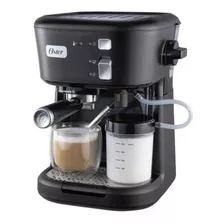 Cafetera Negra Para Espresso Oster® Bvstem5501b Color Negro