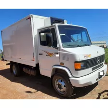 Mercedes Benz 710 2004 4x2 Baú Refrigerado