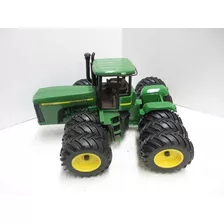 Trator John Deere 9200 Réplica