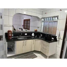 Casa Térrea Com 2 Vagas De Garage, 4 Dormitorios Com Edícula E Churrasqueira