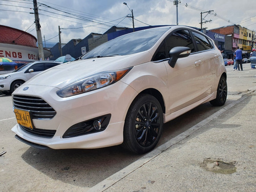 Foto de Babero Delantero Ford Fiesta