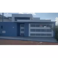 Linda Casa Em Bairro Nobre Em Boituva