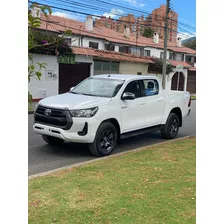 Toyota Hilux 2024 2.4 Diésel 4x4