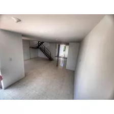 Casa De 2 Pisos, 4 Habitaciones, 3 Baños Recibo Apto O Carro