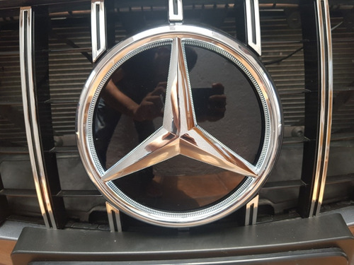 Emblema Led Parrilla Mercedes Benz Amg Clase C Cla A E 2020 Foto 10