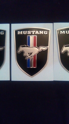 Escudo Ford Mustang Foto 4