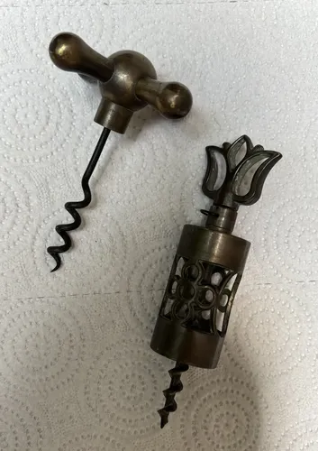 Dos Sacacorchos Vintage Coleccionables Bronce Dorado Oscuro