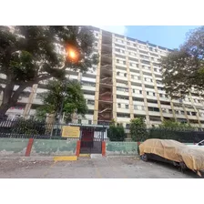 Se Vende Apartamento De 68m2 Ubicado En Caricuao
