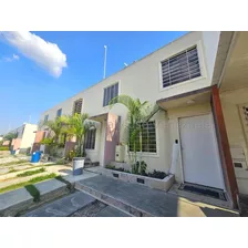 Marianny González, Townhouse En Venta Urb Terrazas De La Ensenada