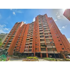 En Venta Hermoso Apartamento Recién Remodelado, En Parque Prado 24-24016