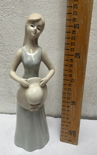 Vintage Figura De Porcelana Esmaltada Niña Con Sombrero Azul Claro