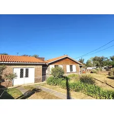 Casa En Venta 3 Dormitorios Reciclada Barbacoa Con Renta Lomas De Solymar