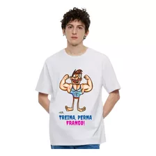 Camisetas Branca Com Estampa Com Homem Forte Da Perna Fina