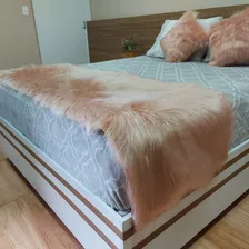 Peseira Manta Pelucia Pêlo Alto Para Cama Queen - 2,00 X 0,60m Cor Rosa Desenho Do Tecido Liso