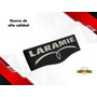 Emblema Para Cajuela Dodge Ram 700 Laramie 19-21 Rojo/negro