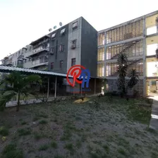 Apartamento En Venta En Caña De Azúcar Sector 5, Maracay