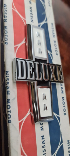 Emblema Datsun 510 Deluxe  Foto 5