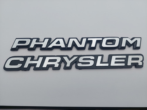 Emblemas Chrysler Phantom Cromados  Foto 2