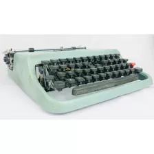 Máquina De Escrever Olivetti Lettera 22