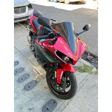 Yamaha R1 1000cc