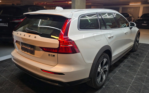 Volvo V60 — foto 4 de 12