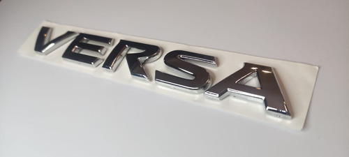Nissan Versa Emblema Cinta 3m Foto 5