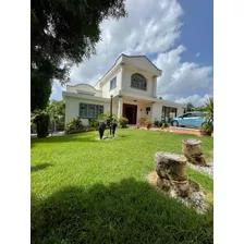 Venta De Casa En Alameda Distrito Nacional 1,448mts Y Piscin