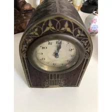 Antigo E Raro Relógio De Mesa - Modelo Capelinha, Em Metal