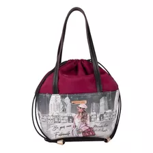 Bolsa Multi Selena Nicole Lee Estampada Con Jareta Fw22 Color Sara Is Soft But Strong