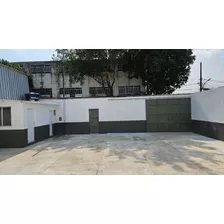 Espaço Para Depósito E Armazenagem Com Garagem Com 144 M2