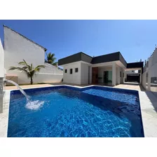 Belíssima Casa Novinha, Com Uma Linda Piscina, Ótima Localização A Apenas 600 Metros Do Mar. 