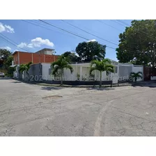 Raiza Suárez Vende Casa En Patarata Estratégicamente Bien Ubicada Hacia El Este De Barquisimeto, En Zona De Fácil Acceso A Centros De Salud, Comerciales, Supermercados, Transporte Publico 2 4 17 701