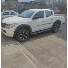 Mitsubishi L200 Sportero 2016 2.5 High Power