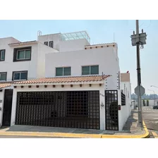 Casa En Venta En Fraccionamiento Bonanza Metepec, En Esquina Remodelada